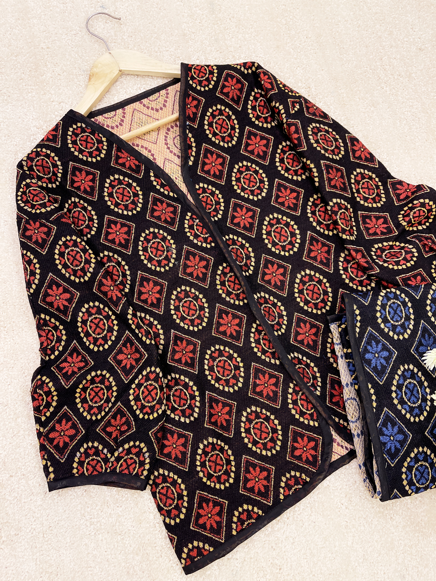 9804BD00-294B-4E83-B046-2985CA6519B1